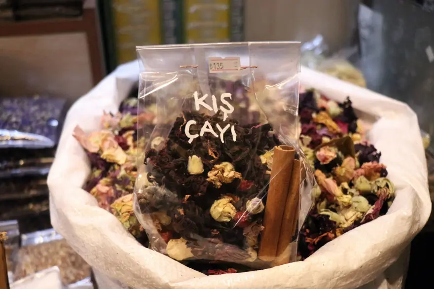 Havalar soğudu, aktarlarda yoğunluk arttı 2 Havalar soğudu, aktarlarda yoğunluk arttı 2