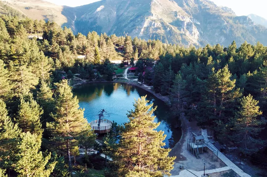 Zigana Dağı eteklerinde bir doğa harikası: Limni Gölü Tabiat Parkı 9