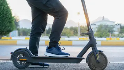 Scooterların hız sorunu: Şahsi olanlarda hız limiti yazılımla kaldırılabiliyor