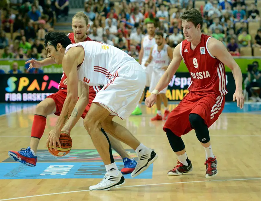 Devler mağlubiyetle kapadı 12