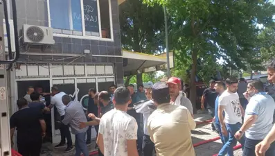 Kütahya’da giyim mağazasında yangın: Kıyafetler küle döndü