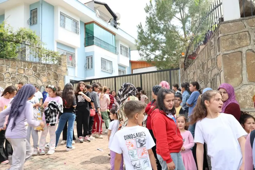 Adana’da bayram harçlığı kuyruğu 1