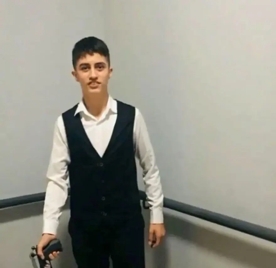 BELİNE SARILIP BEYLİK TABANCASINI ALDI 4