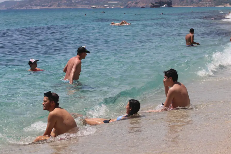 Deniz salyası sonrası yaz turizminde tatilcilerin tercihi Akdeniz oldu 19 Deniz salyası sonrası yaz turizminde tatilcilerin tercihi Akdeniz oldu 19