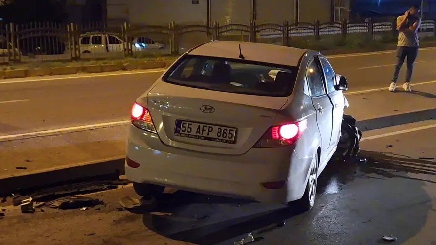 Alkollü sürücü 5 araca ve trafoya çarparak ancak durabildi 4 Alkollü sürücü 5 araca ve trafoya çarparak ancak durabildi 4