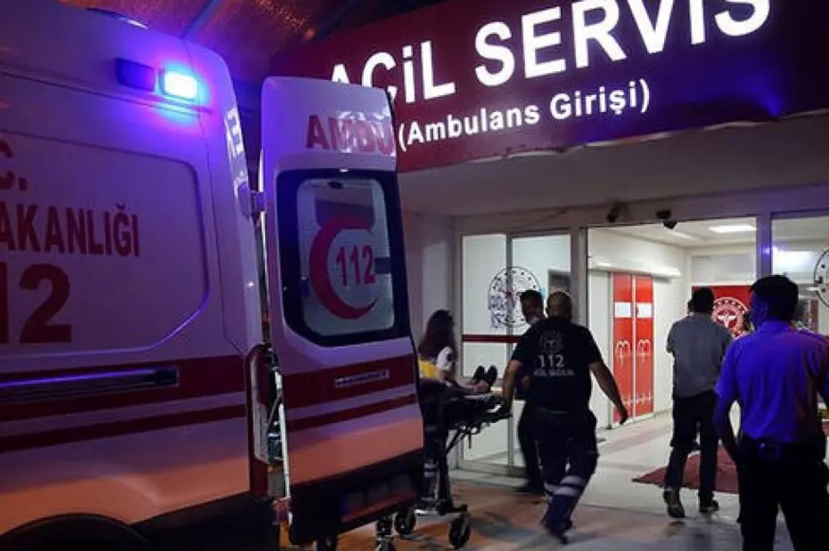 Afyonkarahisar'da yolcu otobüsü kaza yaptı, iki kişi öldü