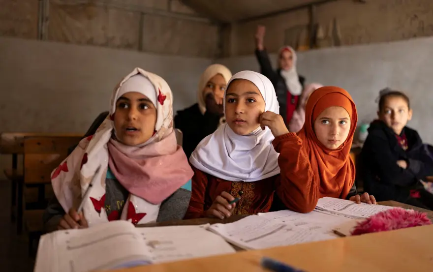 SURİYE'DE ÇOCUKLAR OKULA GİTMİYOR 4