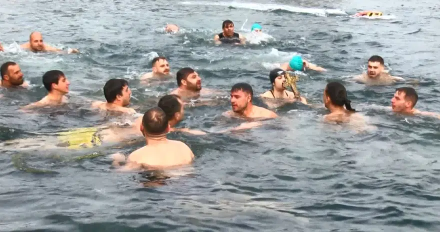 Haliç'te haç çıkarma töreni 5