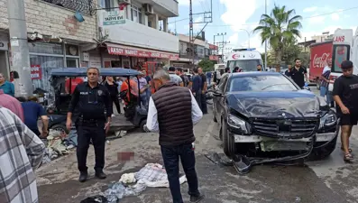 Otomobil ile golf aracı çarpıştı: Üç yaralı