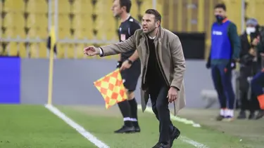 SON DAKİKA: Medipol Başakşehir Teknik Direktörü Okan Buruk'a 5 maç men cezası