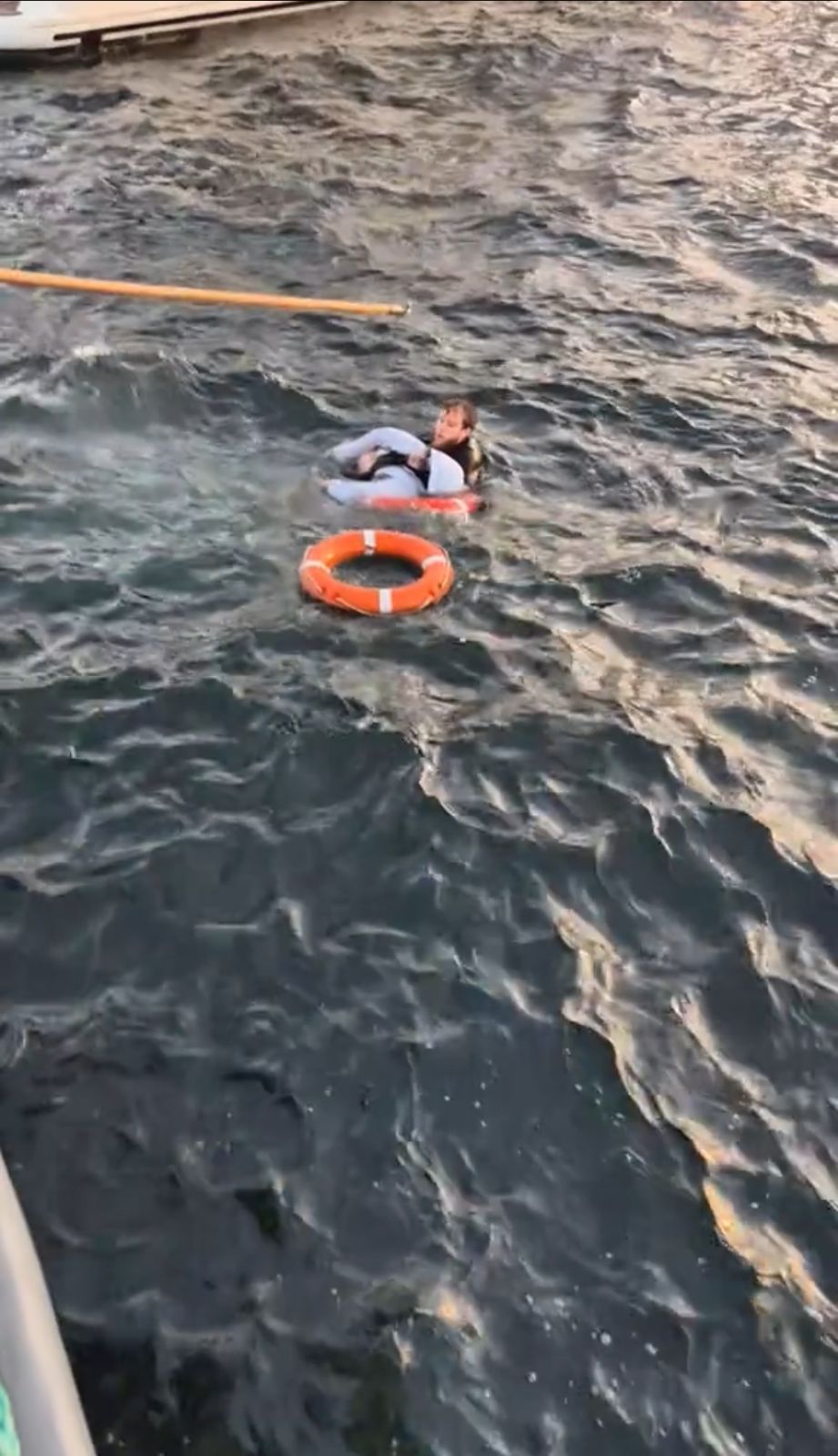 Boğaz'da denize düşen kadın için seferber oldular