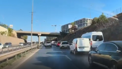 Emniyet şeridini ihlal eden servis sürücüsüne ceza