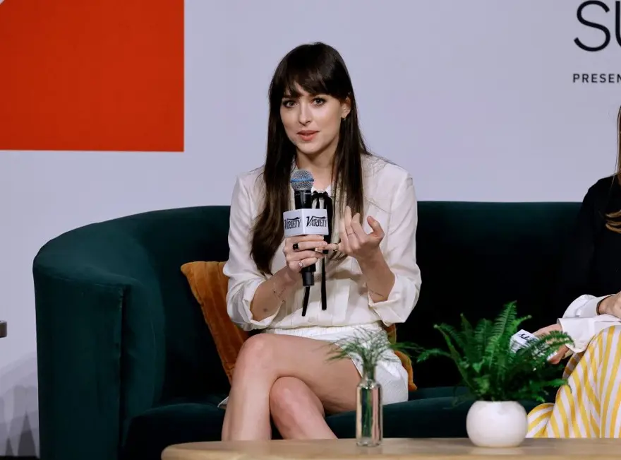 33. yaşına özel 33 fotoğrafla Dakota Johnson 28