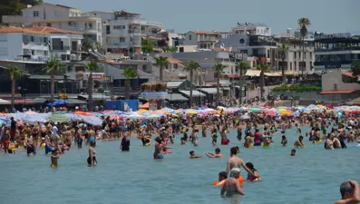 Didim’de plajlar doldu taştı