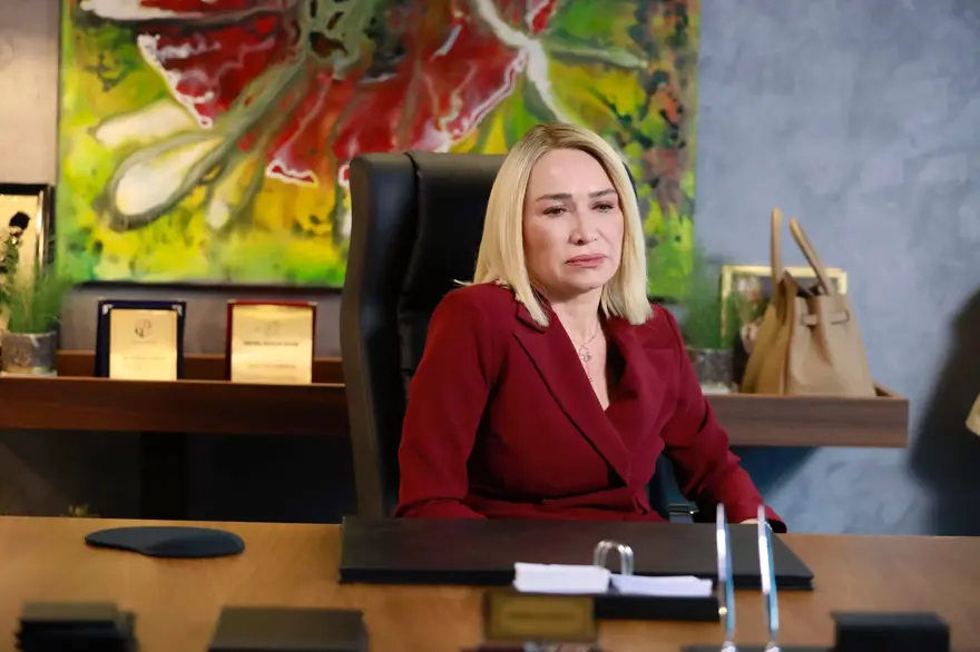 Akrep 20. bölüm fotoğrafları: Perihan'ın zorlu mücadelesi 7