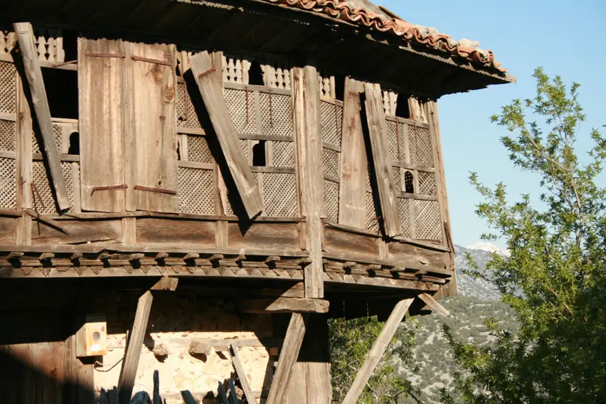 Koruma altındaki tarihi düğmeli evler tek tek yok oluyor 20