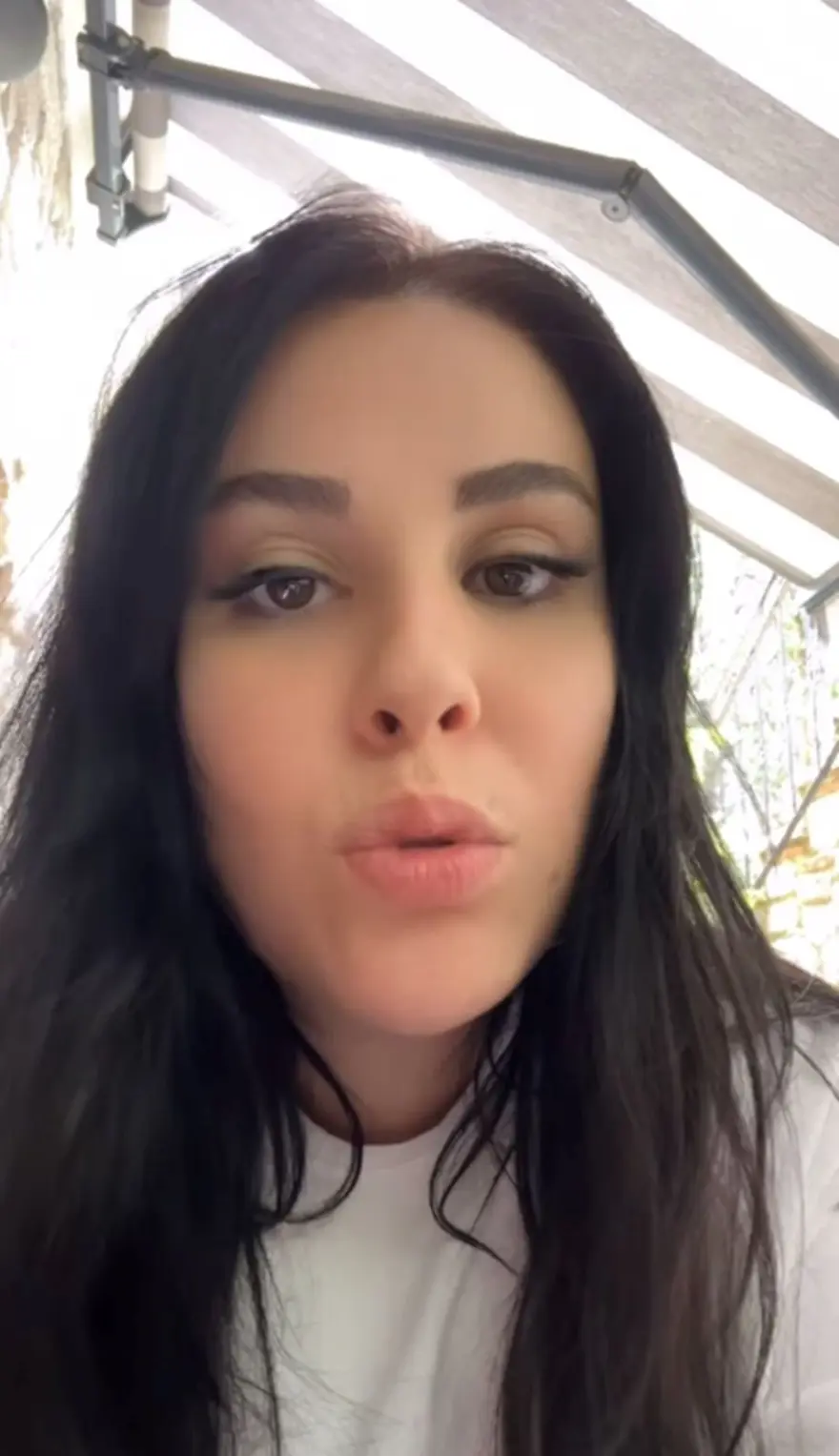 Üçüncü kez anne olmaya hazırlanıyor: Tuğçe Tayfur bebeğinin sağlık durumunu paylaştı 3 Üçüncü kez anne olmaya hazırlanıyor: Tuğçe Tayfur bebeğinin sağlık durumunu paylaştı 3