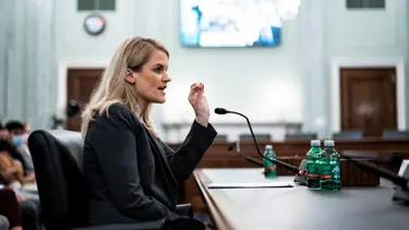 Facebook muhbiri yönetici: Hem gençlere hem demokrasiye zarar veriyor