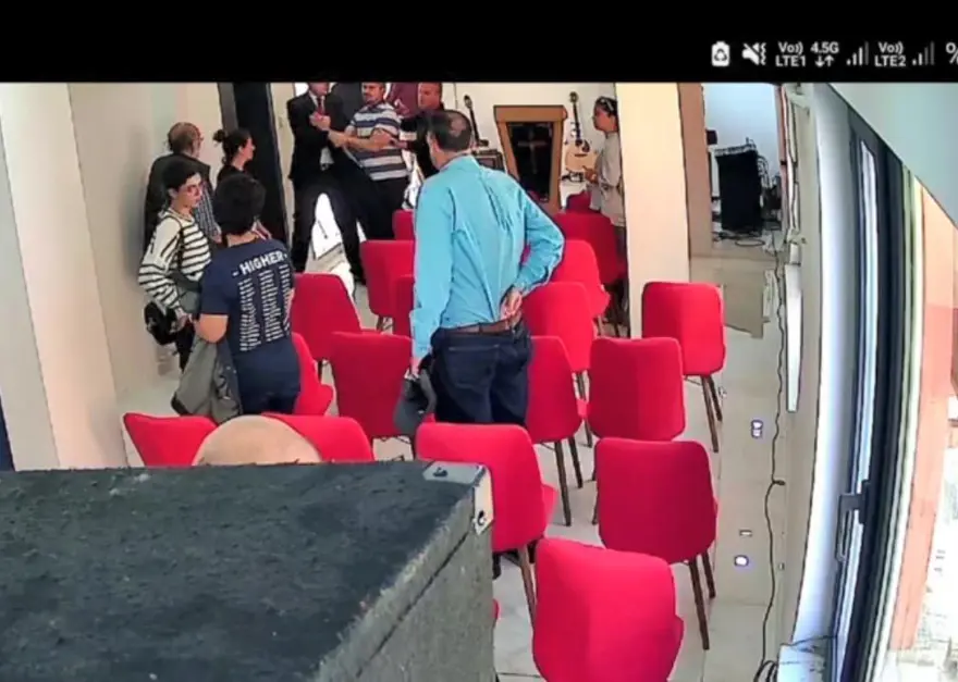 Kilisede pastöre tokat attı, “hoşgörüsünü denedim” dedi 2