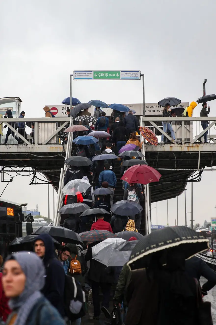 Hava durumu: İstanbul güne yağmurla başladı 7