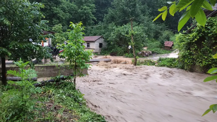 Batı Karadeniz'i yine sel vurdu 18