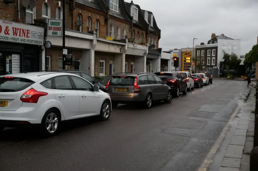 İngiltere’de petrol krizi: Benzin tedariği için ordu görevde 7