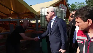 İstanbul Valisi Gül, kurban pazarlığına katıldı
