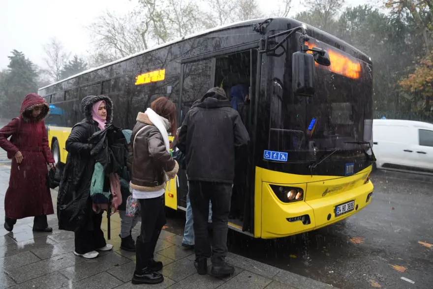 İstanbullular dikkat! AKOM ve meteorolojiden saat verdi: Çok kuvvetli sağanak ve fırtına geliyor 3 İstanbullular dikkat! AKOM ve meteorolojiden saat verdi: Çok kuvvetli sağanak ve fırtına geliyor 3