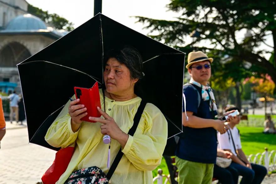 İstanbul için saat verildi: Yaz sağanaklarına dikkat! (Bu hafta hava nasıl olacak?) 10
