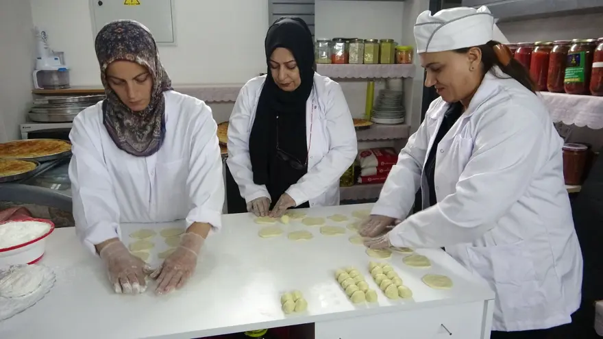 Bayrama 1 hafta kala yoğunluk başladı: Siparişlere yetişmeye çalışıyorlar 