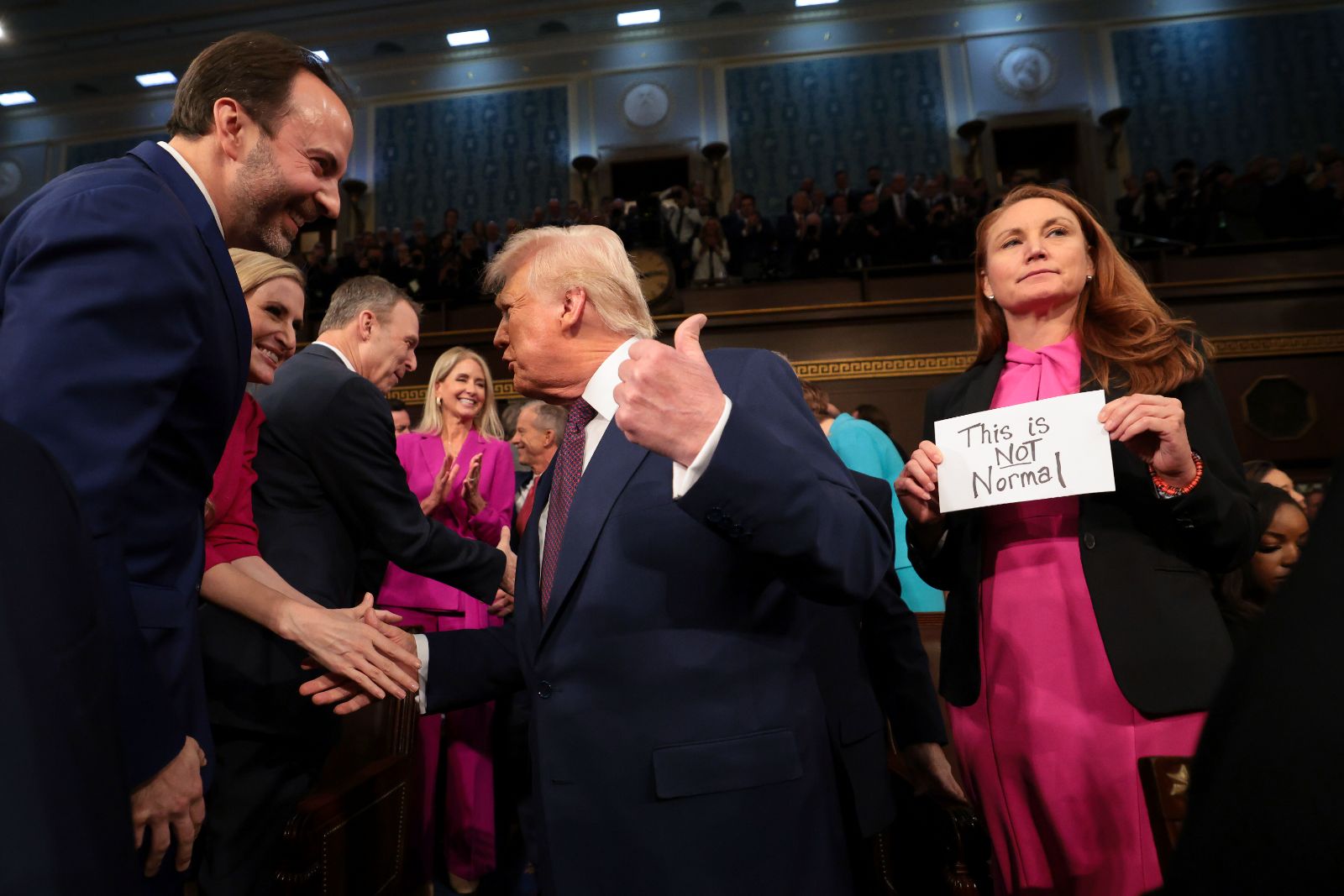 İlk Kongre'de Trump'a hem içeride hem dışarıda protesto: "ABD'de diktatör olmaz"
