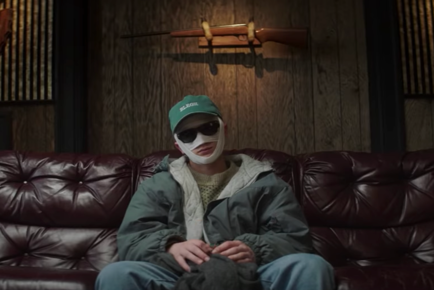Brandon Flynn yeni filmi Looks That Kill’de bir bakışıylaöldürüyor 6