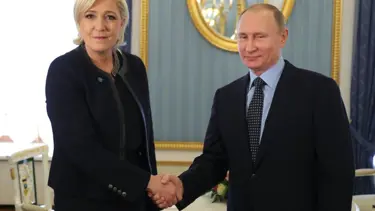 Putin Moskova'da Fransız ırkçı lider Le Pen'le görüştü