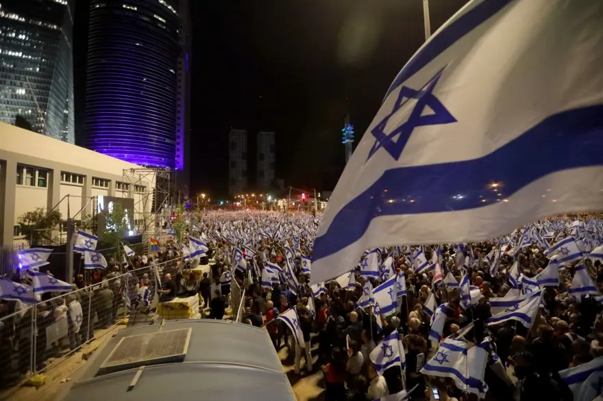 GÖSTERİLERE 450 BİN İSRAİLLİ KATILDI 3