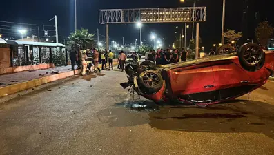 Kaldırımda yürüyen yayalara çarptı: 3 ölü, 3 yaralı