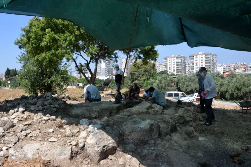 Astronominin kurucusu Aratos'un anıt mezarı için Soli Pompeiopolis'de kazı çalışmaları başladı Astronominin kurucusu Aratos'un anıt mezarı için Soli Pompeiopolis'de kazı çalışmaları başladı