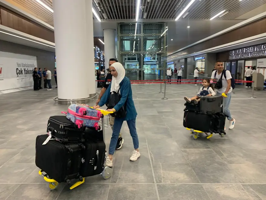 Lübnan’dan tahliye edilen 169 Türk vatandaşı Türkiye’ye geldi 2