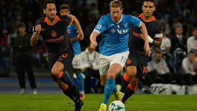 Hakan'ın golü Inter'e yetmedi, Napoli liderliği aldı