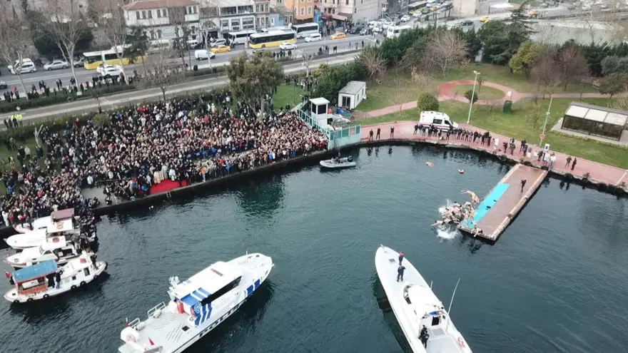 Haliç'te haç çıkarma töreni 7