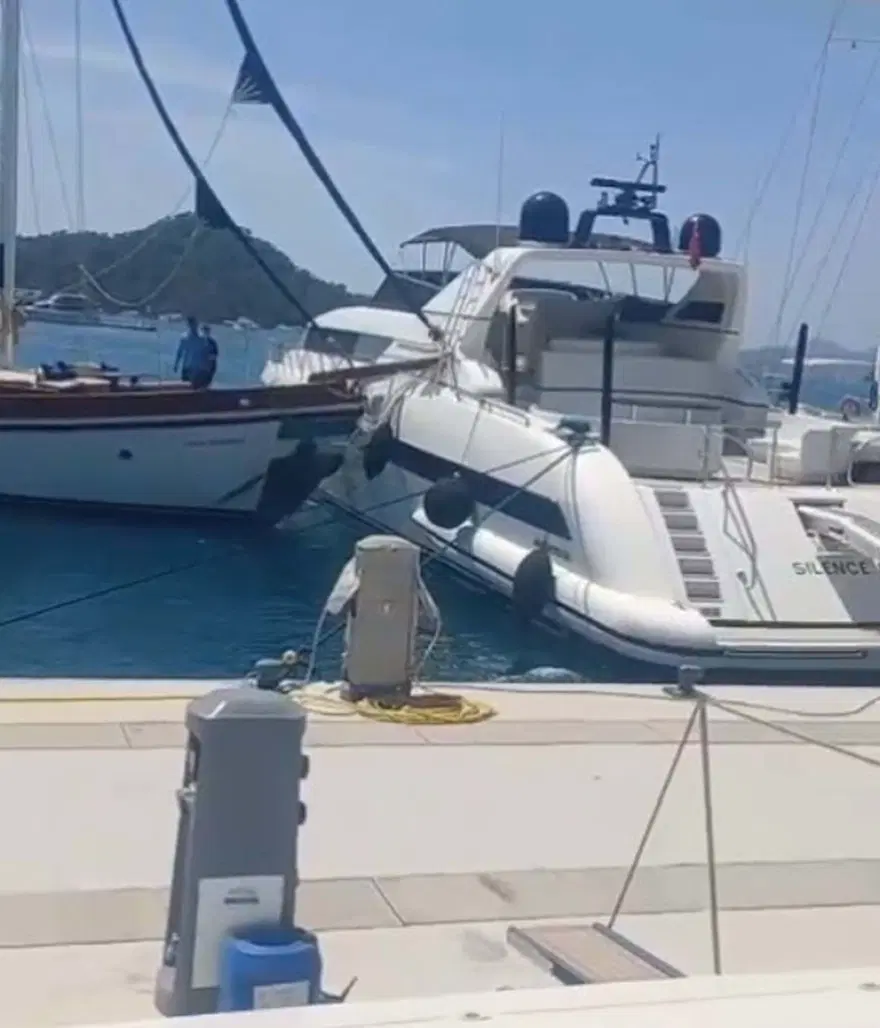 Göcek'te milyonluk kaza: Lüks motoryata çarptı 1 Göcek'te milyonluk kaza: Lüks motoryata çarptı 1