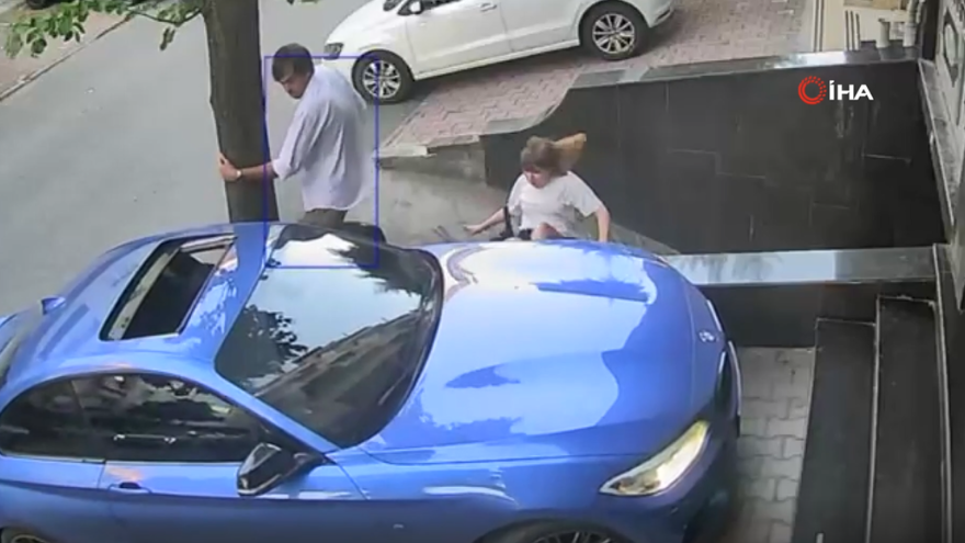 İstanbul'da eski eş dehşeti: Arabayla ezmeye kalkıştı! 2