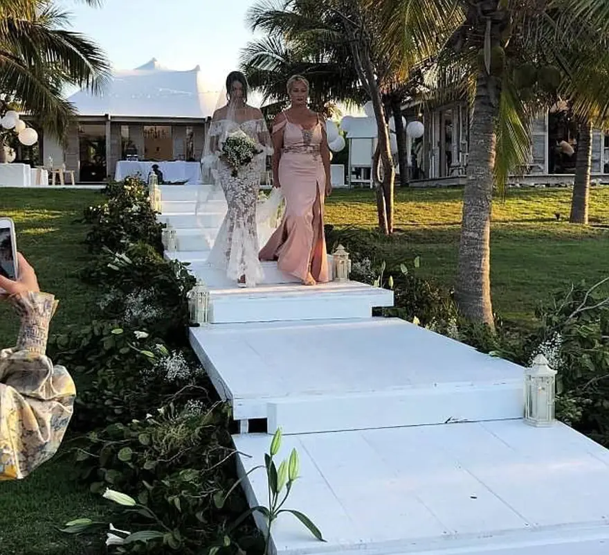 Shanina Shaik plaj düğünüyle evlendi 4