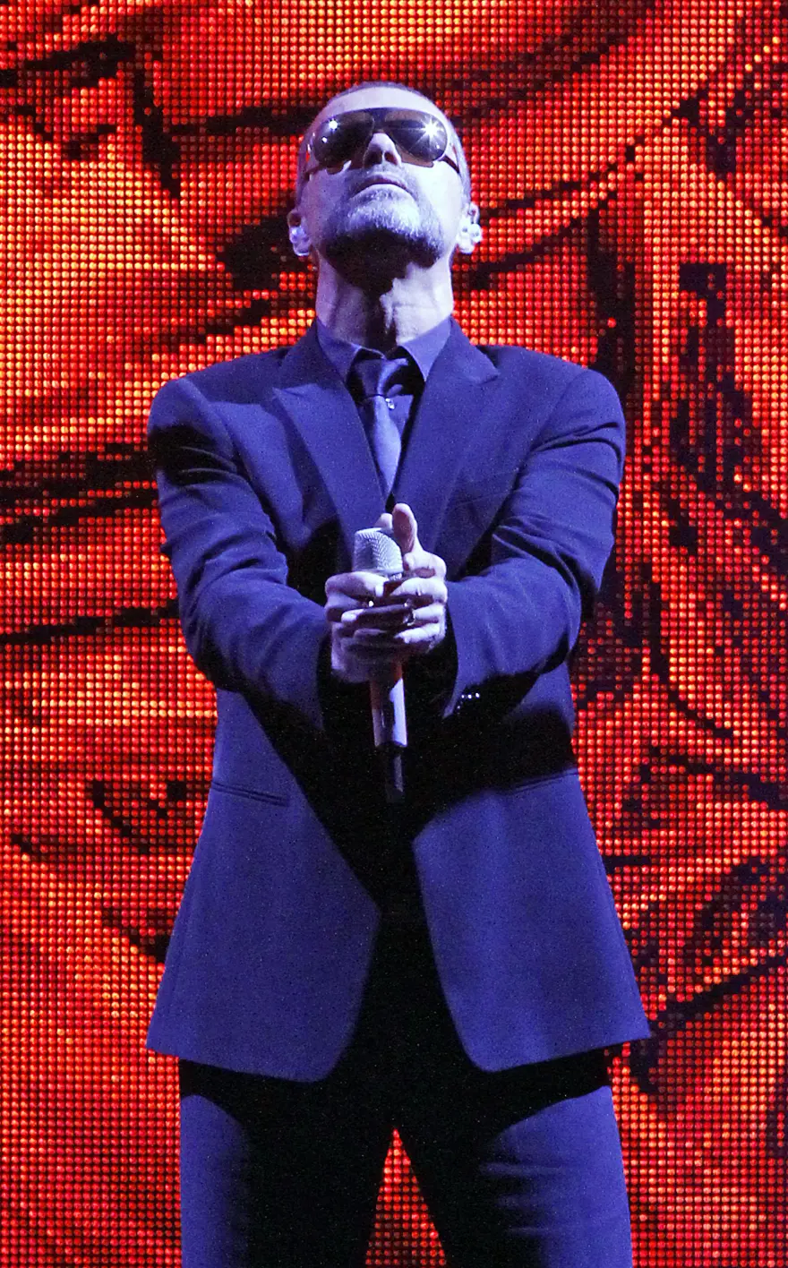 George Michael ölümünden üç ay sonra toprağa verildi 5