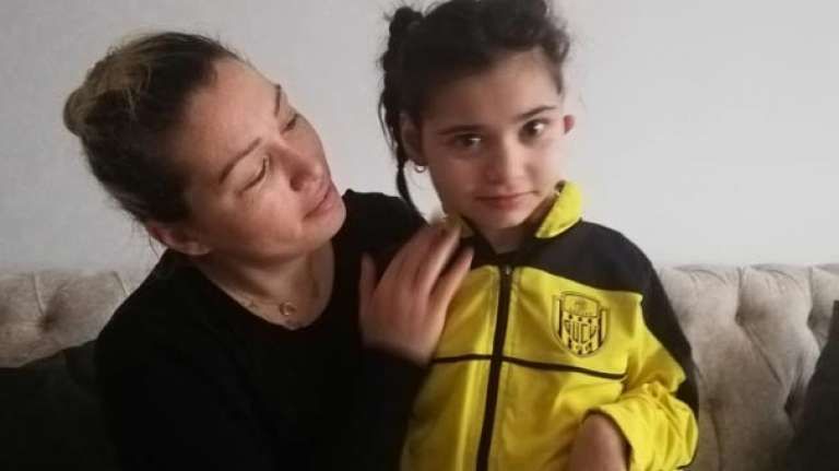 Öpücükten menenjit virüsü kaptı (9 yaşındaki Ecrin'in hikayesi)