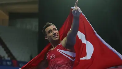 Milli cimnastikçi Adem Asil, Avrupa Şampiyonu oldu