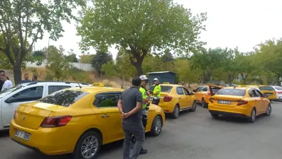 Alanya'da taksinin çarptığı elektrikli bisikletin sürücüsü öldü