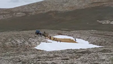 'Kürtük' yaparak Ağustos ayına kadar kar saklıyorlar