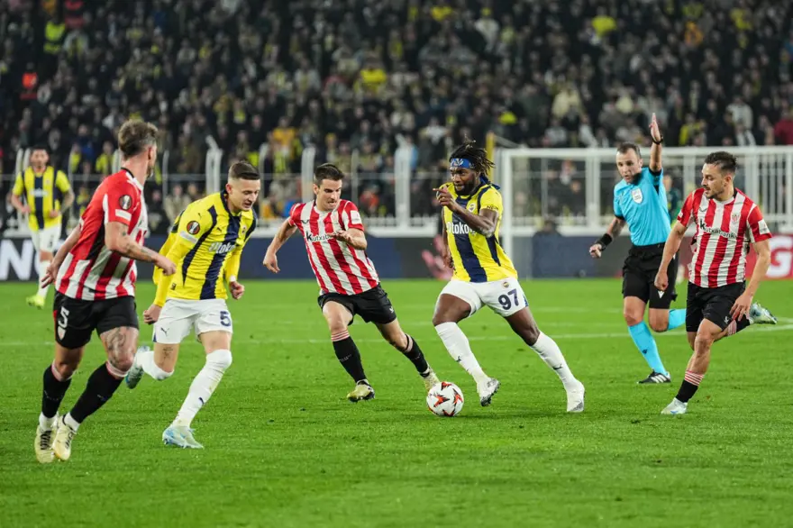 Fenerbahçe Avrupa'da Athletic Bilbao'ya mağlup oldu: Mert Müldür'e kırmızı kart 17 Fenerbahçe Avrupa'da Athletic Bilbao'ya mağlup oldu: Mert Müldür'e kırmızı kart 17