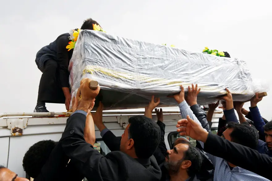 İRAN'DA 988 ÖLÜM 8