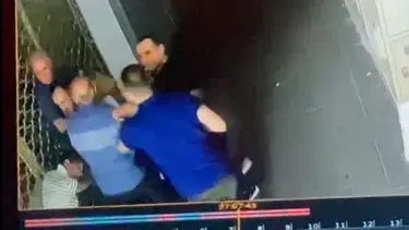 Adana'da kadına şiddet: Dükkanın önünde darbettiler